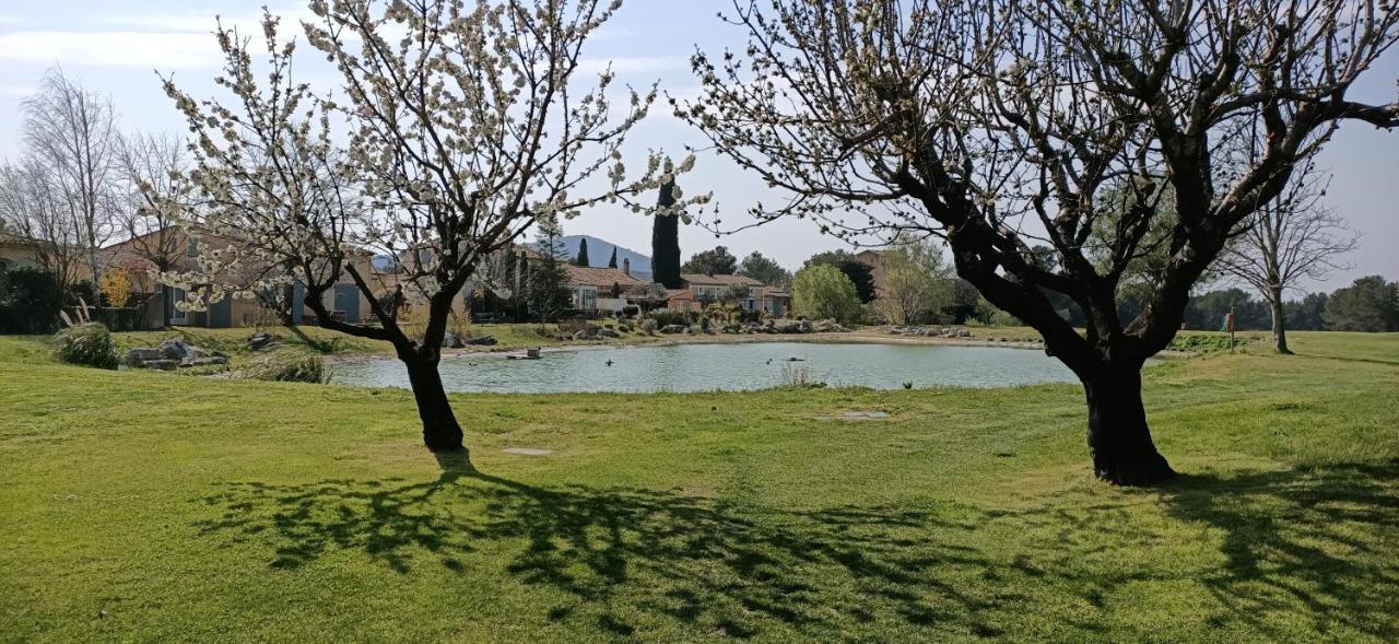 Charmant T2 Climatise Avec Belle Vue , Golf De Pont-Royal Мальмор Экстерьер фото
