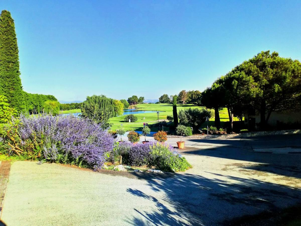 Charmant T2 Climatise Avec Belle Vue , Golf De Pont-Royal Мальмор Экстерьер фото